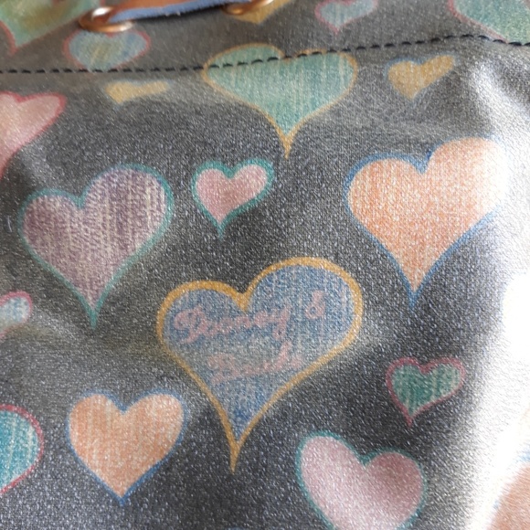 Dooney & Bourke heart purse - Picture 2 of 3